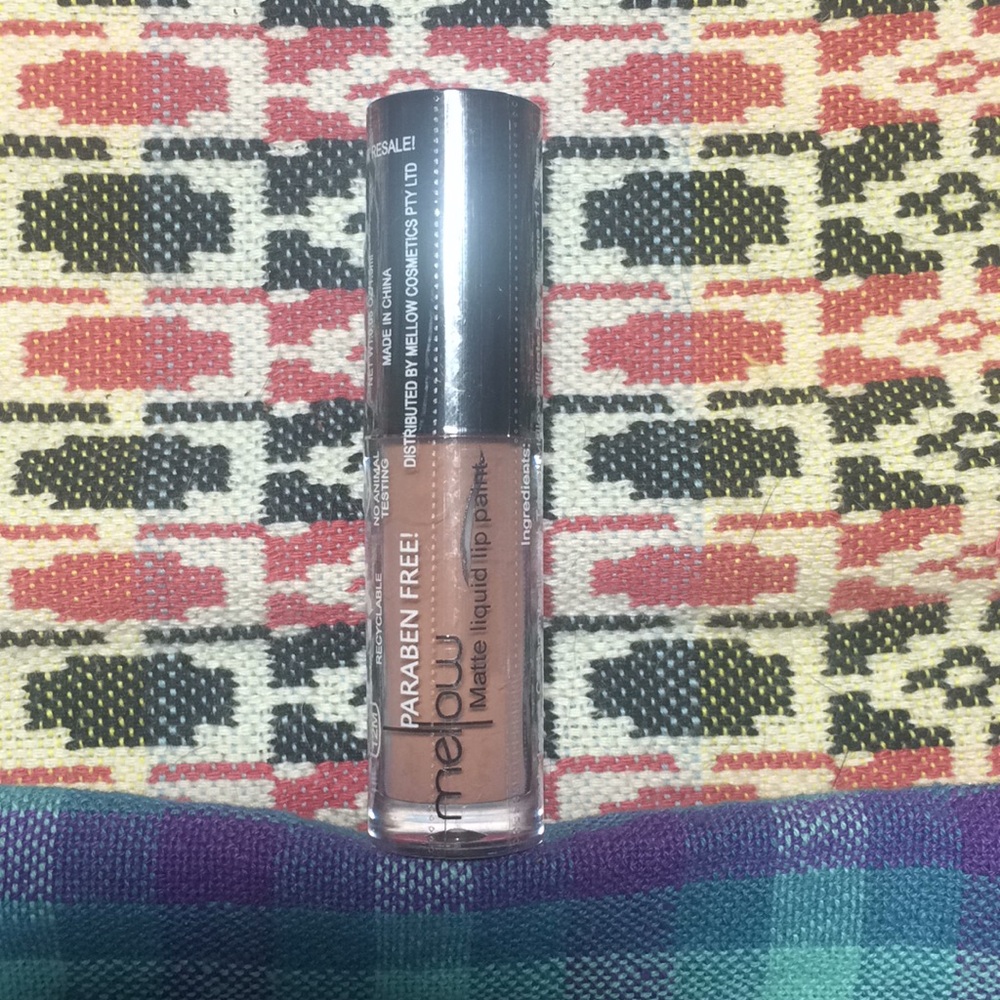 Mellow matte liquid lip paint in Ibiza